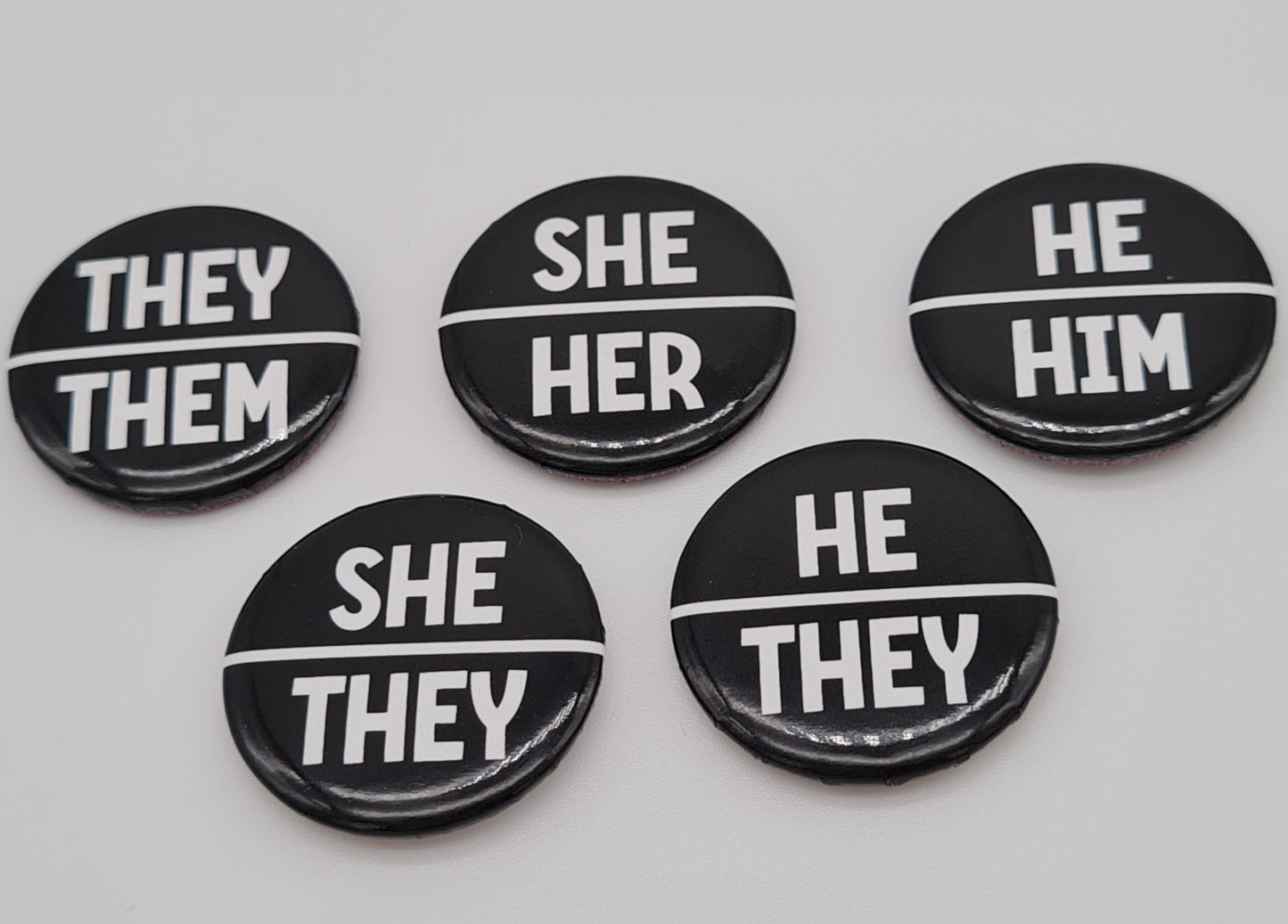 Pack of 105 mixed pins